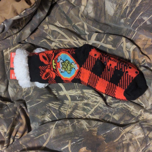 The Grinch Dr. Seuss Reading Socks Slipper Socks Plaid Shoe Size 5-10 - Picture 12 of 15